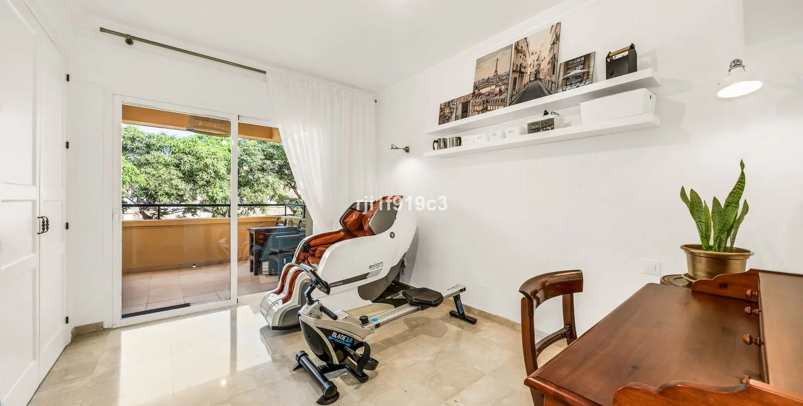 Venta de apartamento en planta media en Elviria 8