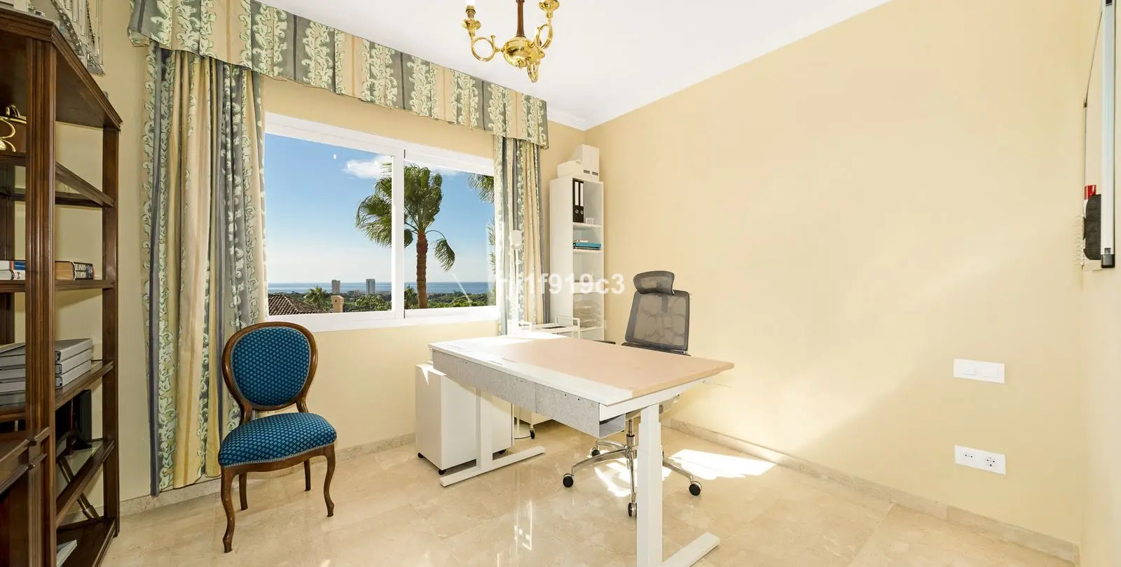 Venta de apartamento en planta media en Elviria 9
