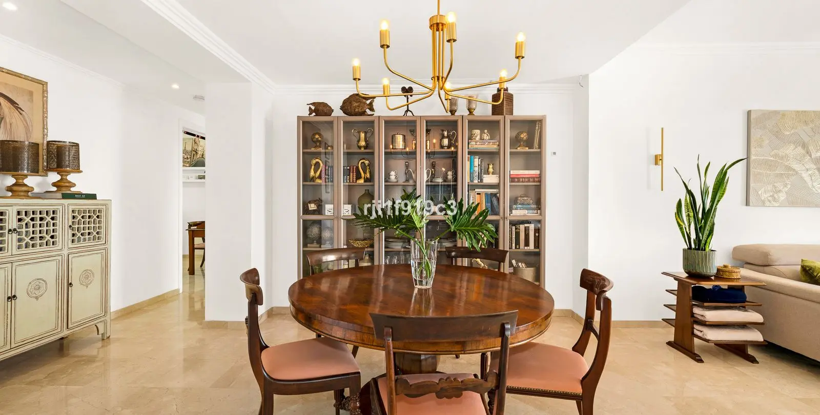 Venta de apartamento en planta media en Elviria 15