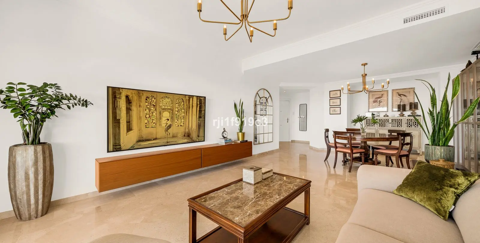 Venta de apartamento en planta media en Elviria 16