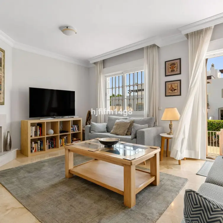 Sale of townhouse in Nueva Andalucía