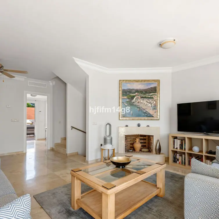 Sale of townhouse in Nueva Andalucía