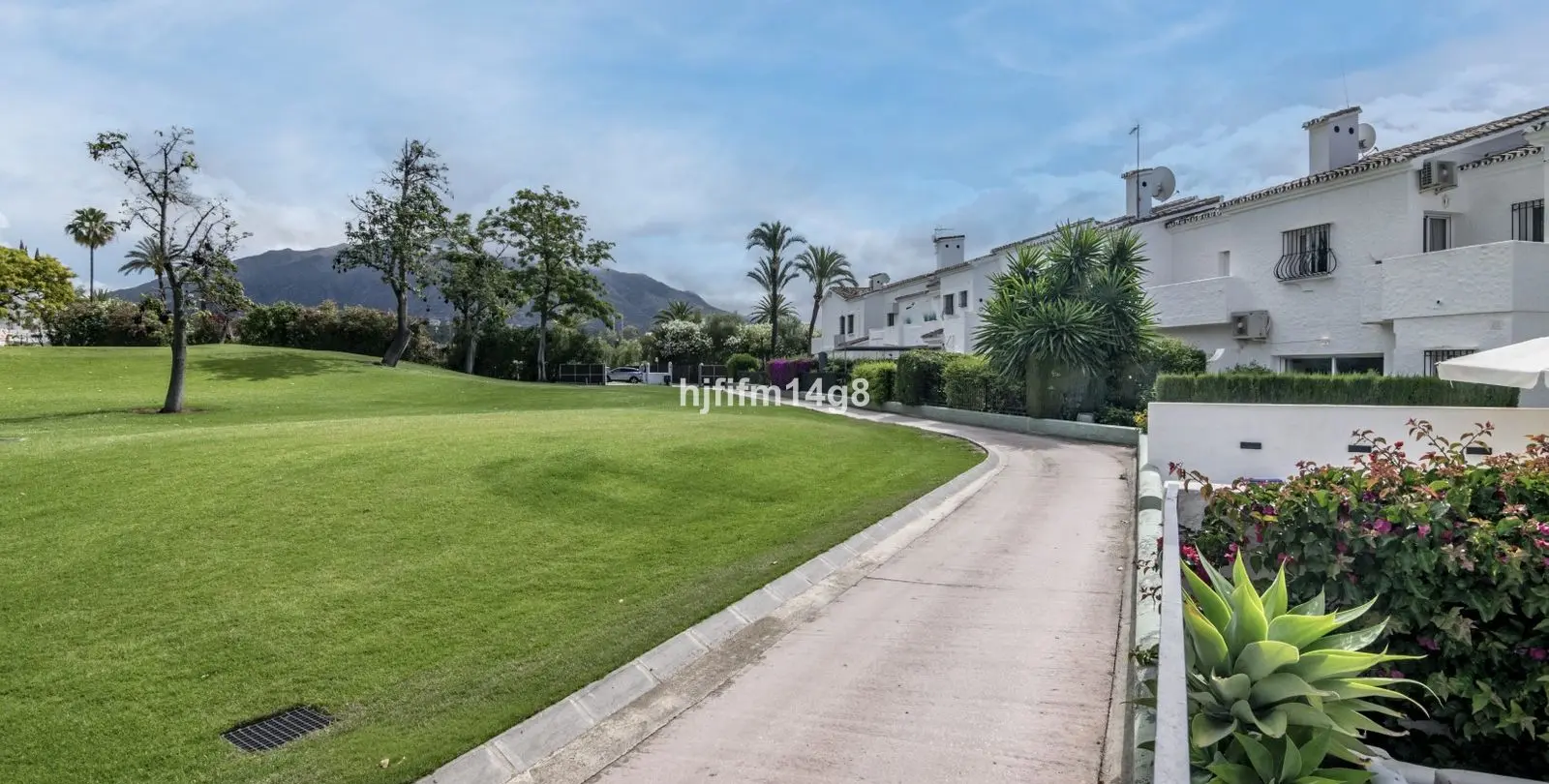 Продажа таунхауса в Nueva Andalucía 18
