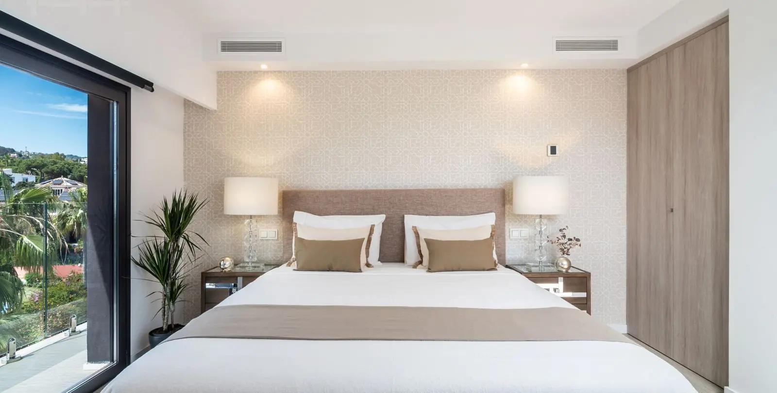 Продажа двухуровневого пентхауса в Carib Playa 21