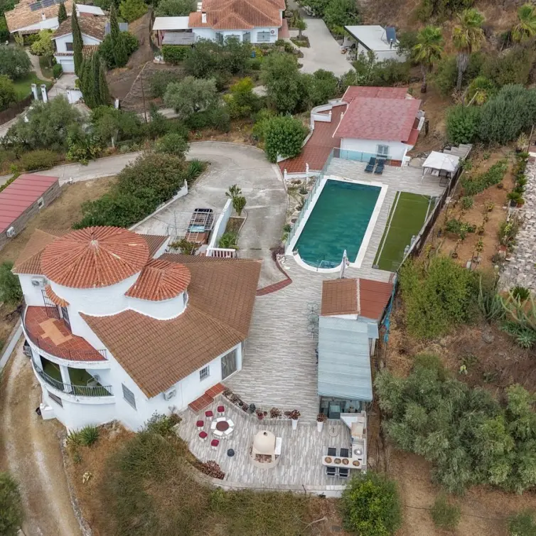 Venta de villa independiente en Alhaurín de la Torre