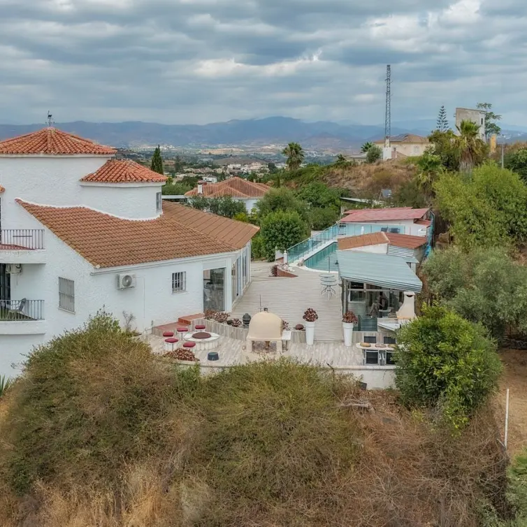 Venta de villa independiente en Alhaurín de la Torre