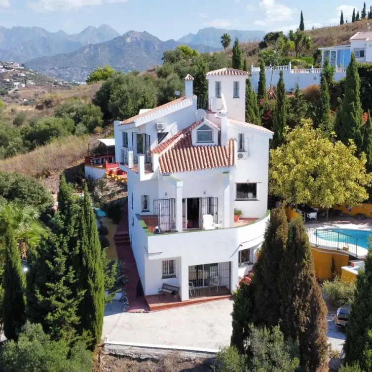 Venta de villa independiente en Torrox