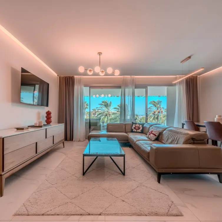 Venta de apartamento en planta media en San Pedro de Alcántara