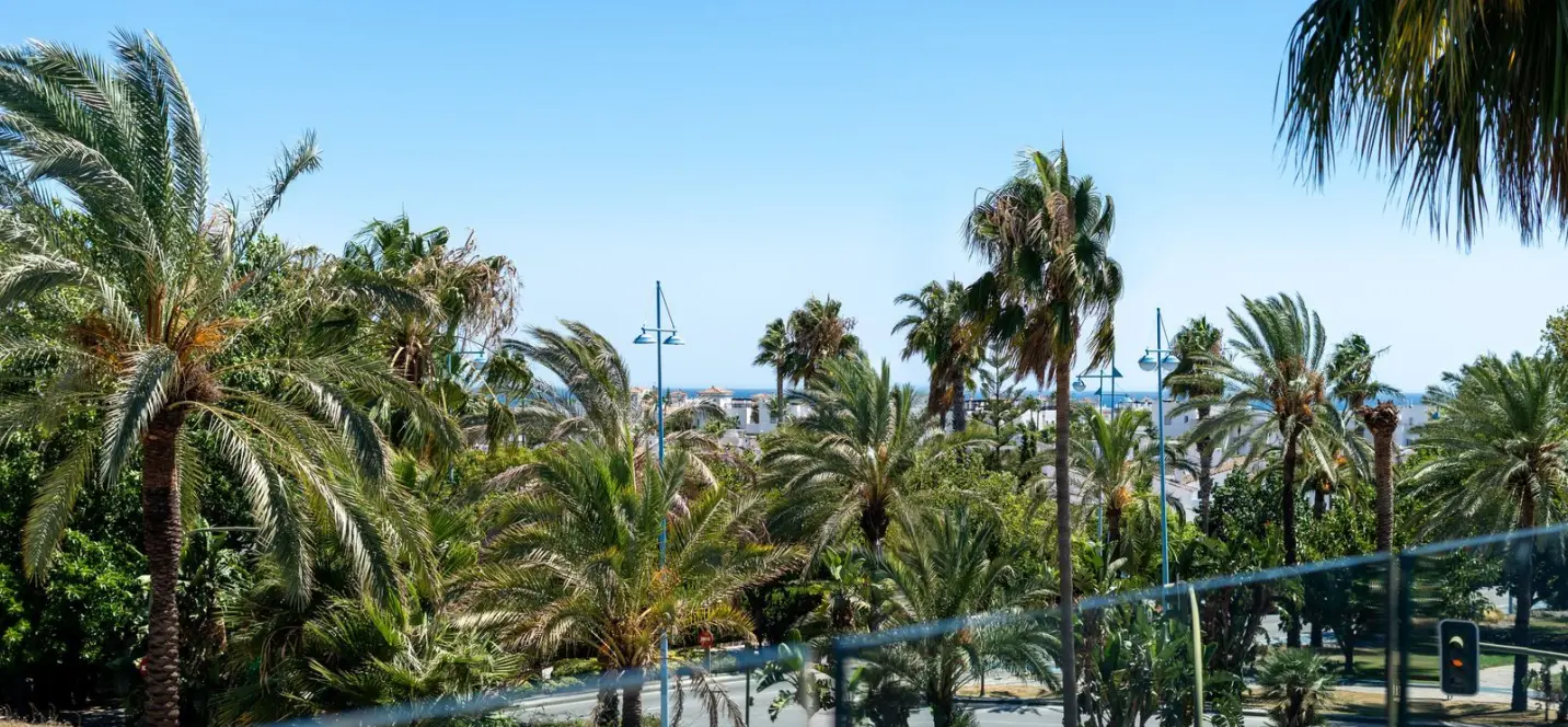 Venta de apartamento en planta media en San Pedro de Alcántara 3