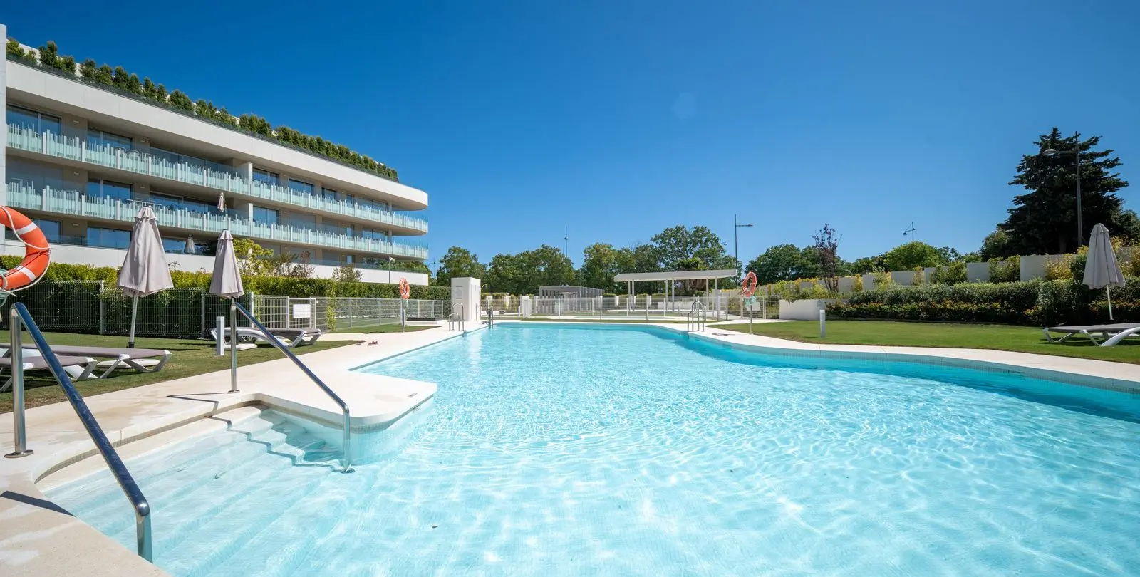 Продажа апартаментов на среднем этаже в San Pedro de Alcántara 20