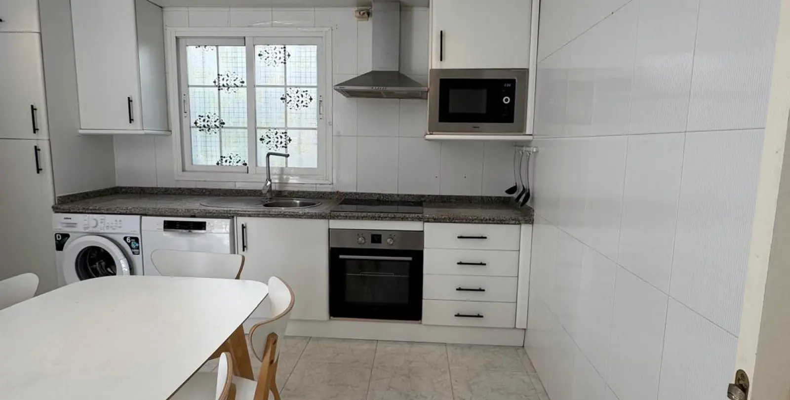 Sale of townhouse in The Golden Mile 10