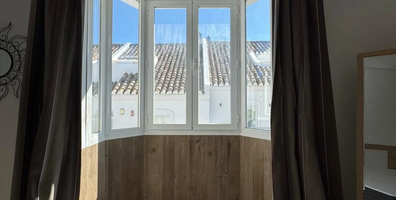 Sale of townhouse in The Golden Mile 24