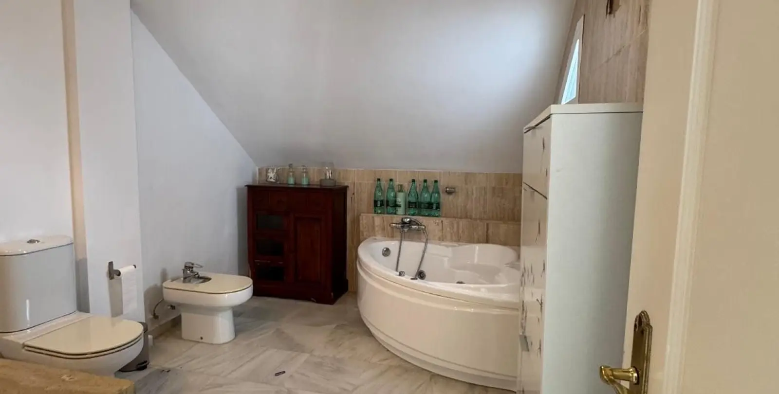 Sale of townhouse in The Golden Mile 31