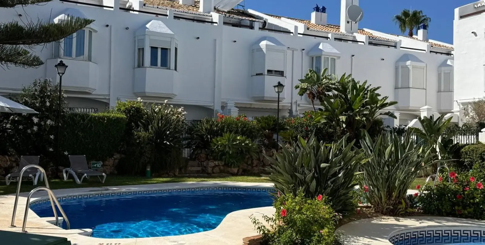 Sale of townhouse in The Golden Mile 44