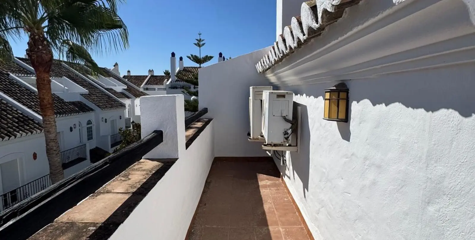 Sale of townhouse in The Golden Mile 48