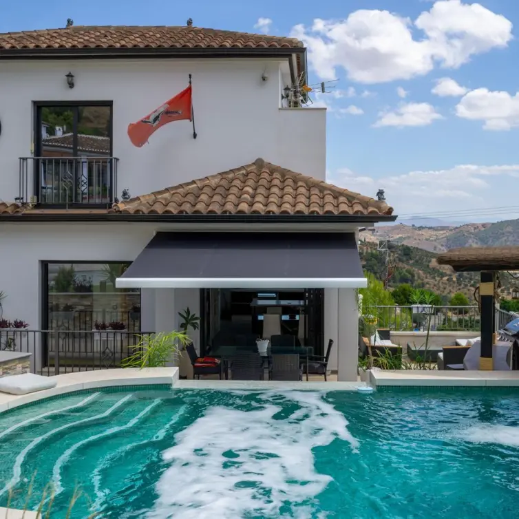 Venta de villa independiente en Casarabonela
