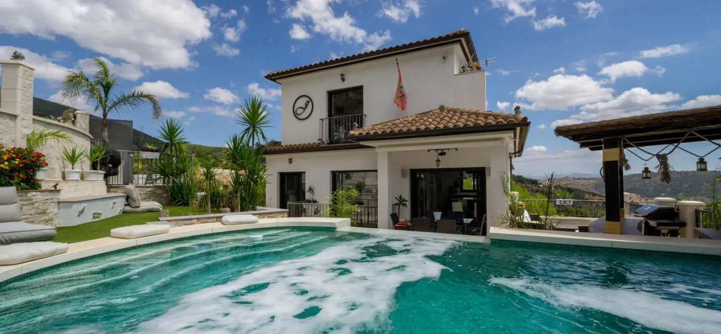 Venta de villa independiente en Casarabonela 4