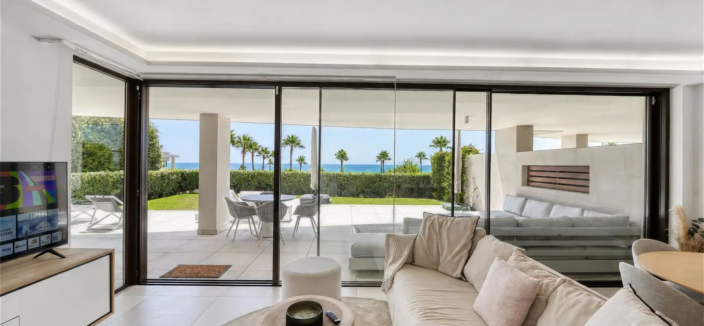 Venta de apartamento en planta baja en Estepona 0