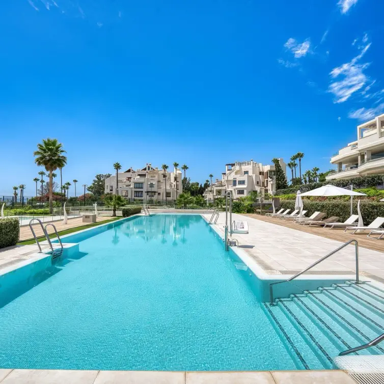 Venta de apartamento en planta baja en Estepona
