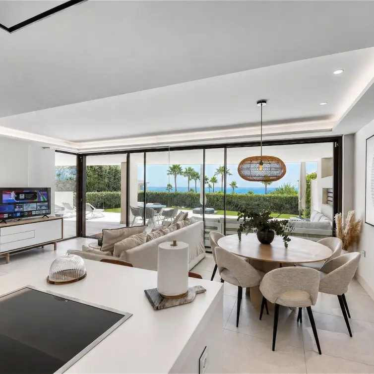 Venta de apartamento en planta baja en Estepona