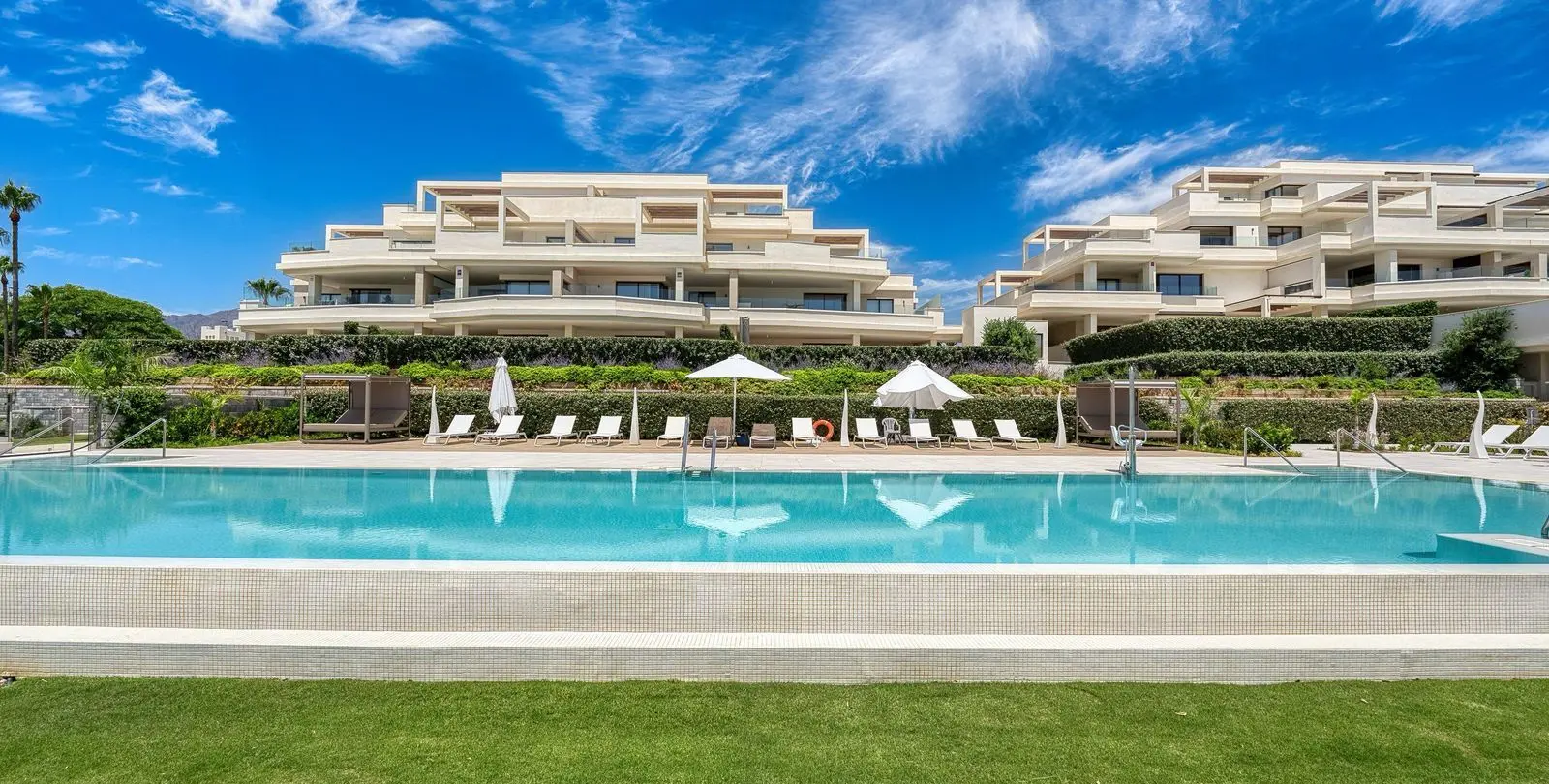 Долгосрочная аренда апартаментов на первом этаже в Estepona 8