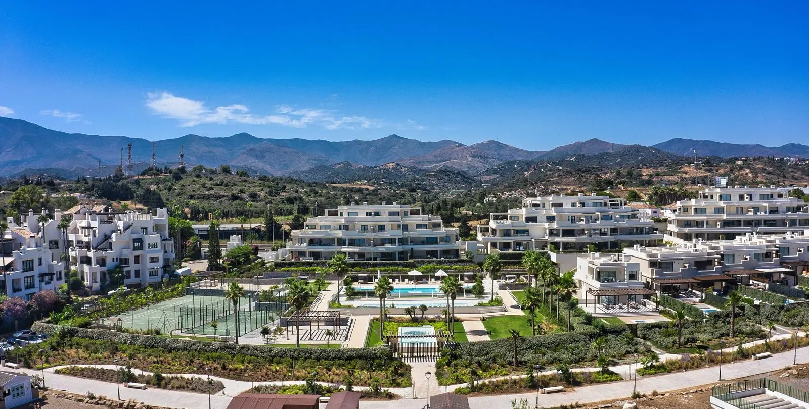 Долгосрочная аренда апартаментов на первом этаже в Estepona 19