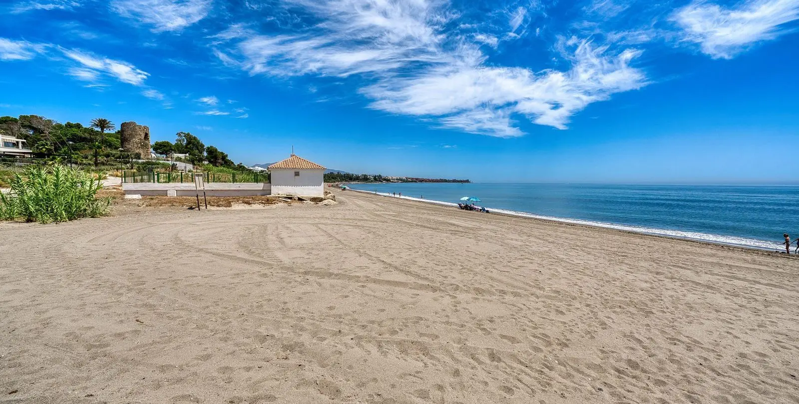 Долгосрочная аренда апартаментов на первом этаже в Estepona 34