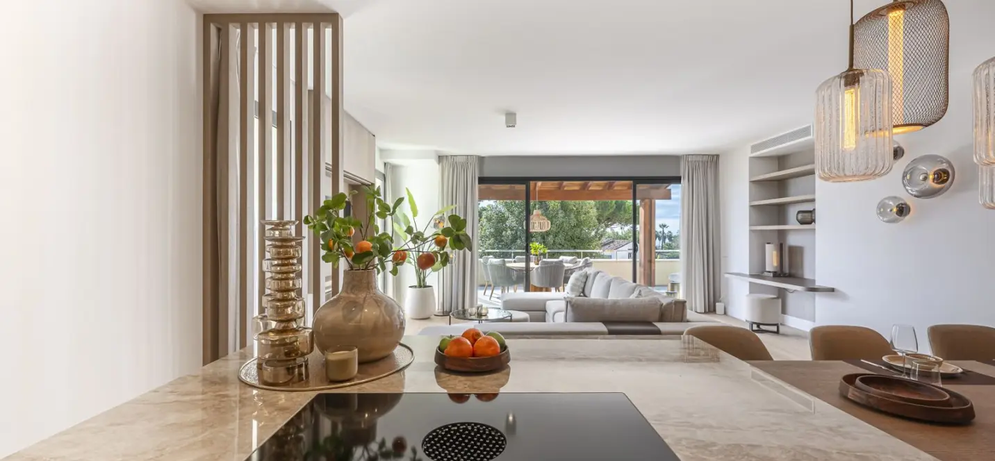 Venta de apartamento en planta media en The Golden Mile 4