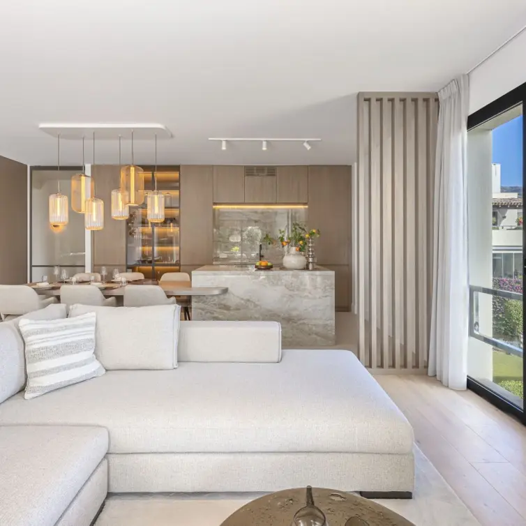 Venta de apartamento en planta media en The Golden Mile