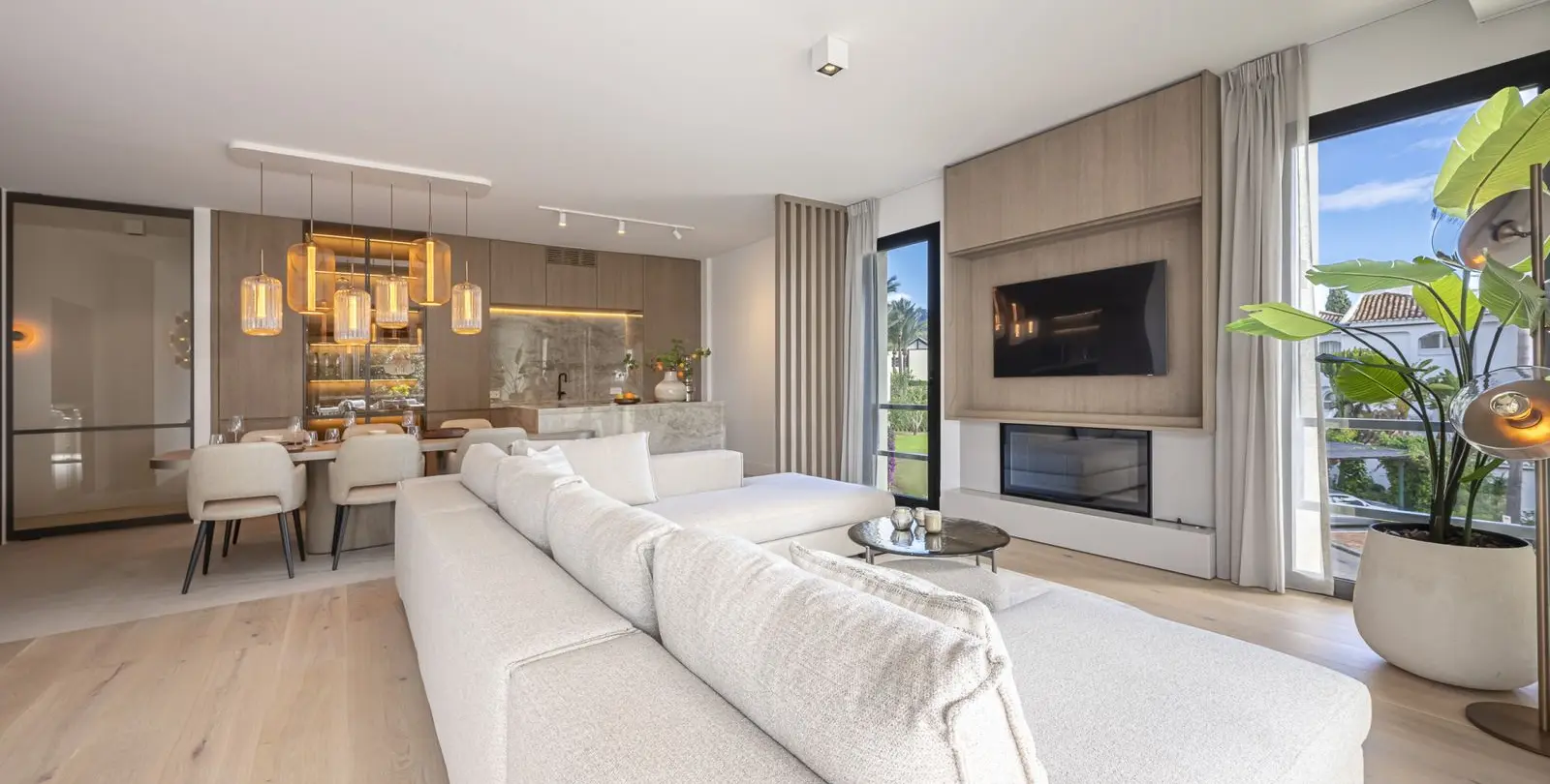 Продажа апартаментов на среднем этаже в The Golden Mile 7