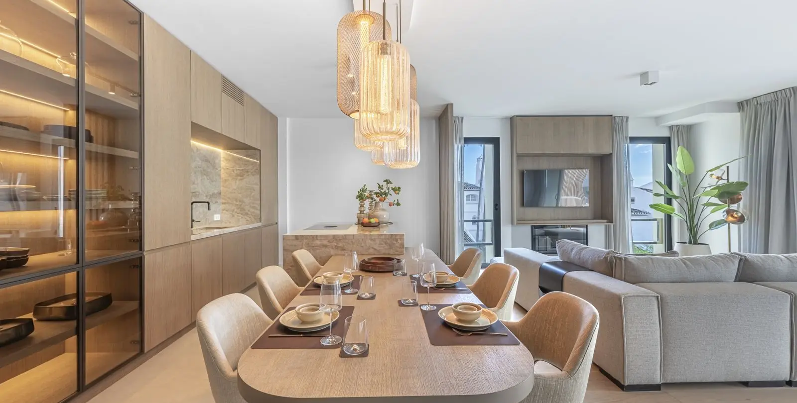 Продажа апартаментов на среднем этаже в The Golden Mile 11