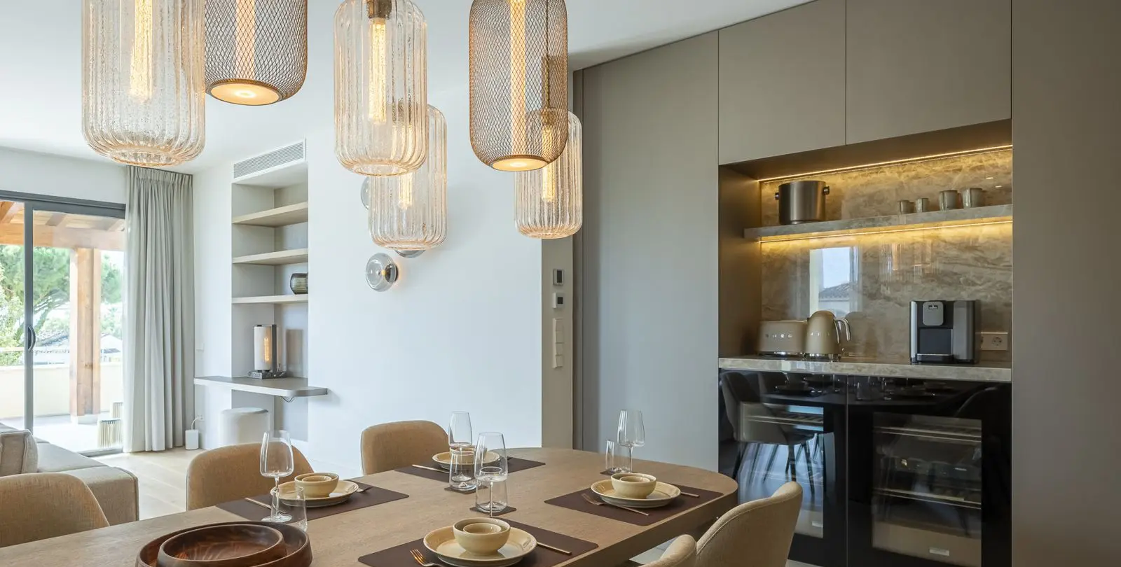 Продажа апартаментов на среднем этаже в The Golden Mile 13