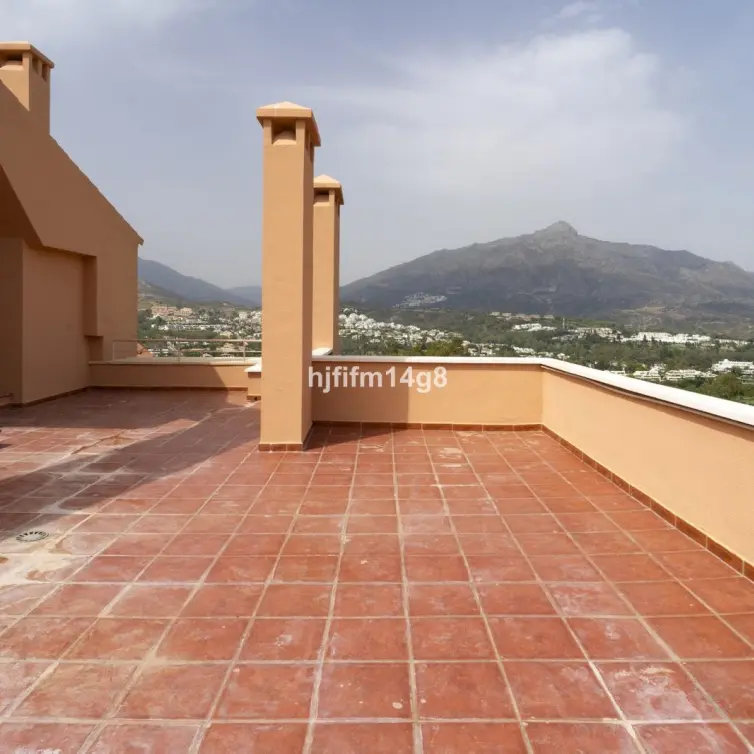 Venta de ático en Nueva Andalucía