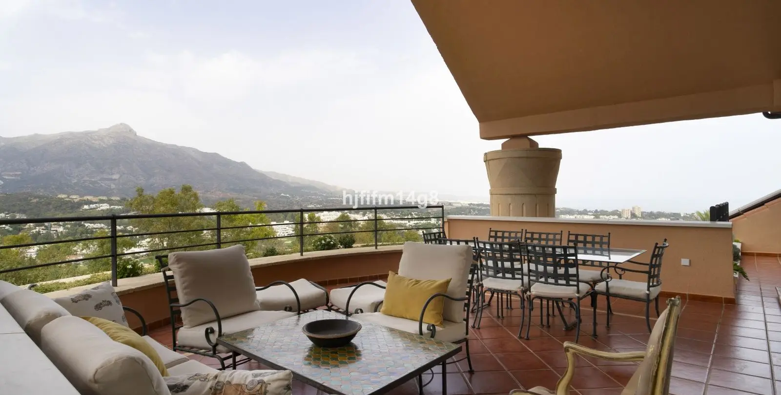 Sale of penthouse in Nueva Andalucía 3