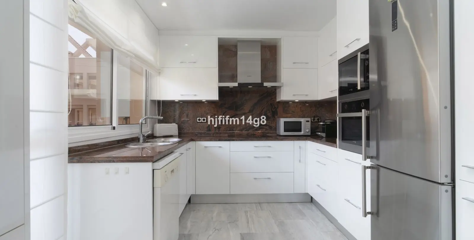 Sale of penthouse in Nueva Andalucía 9