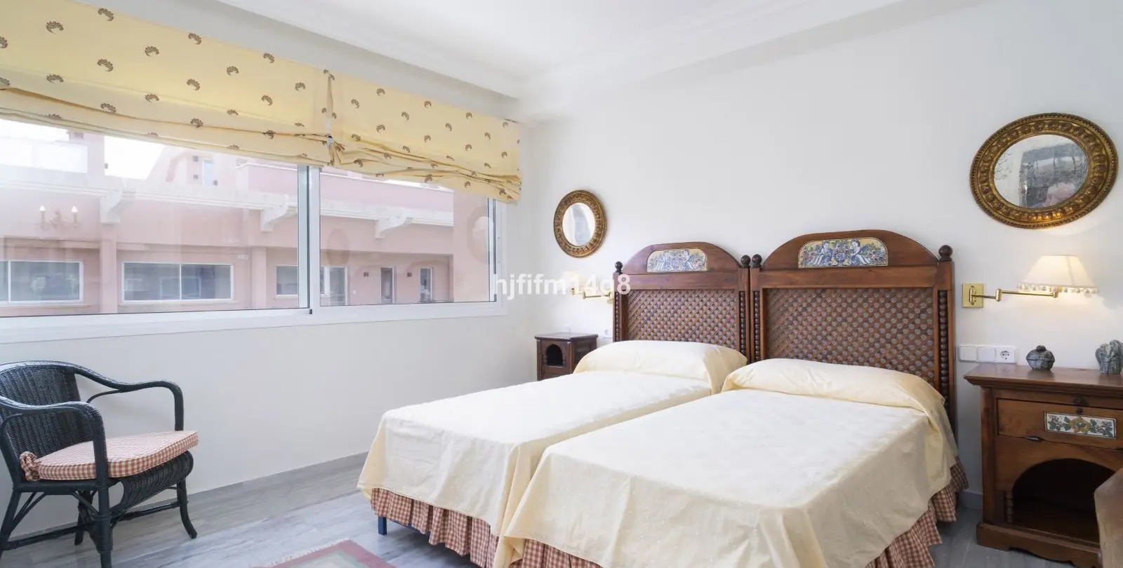 Sale of penthouse in Nueva Andalucía 13