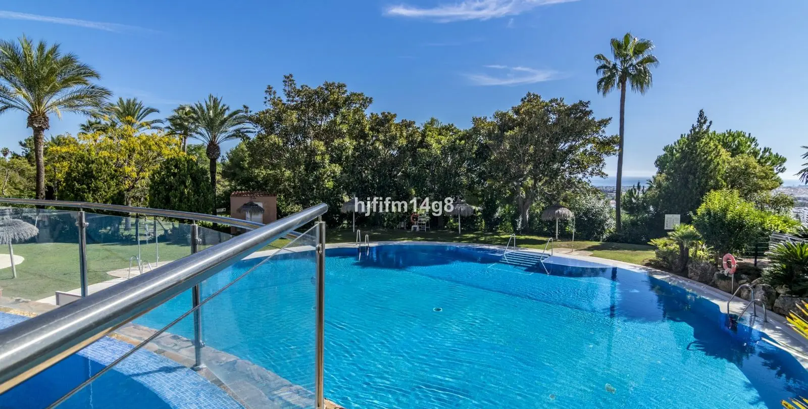 Sale of penthouse in Nueva Andalucía 27