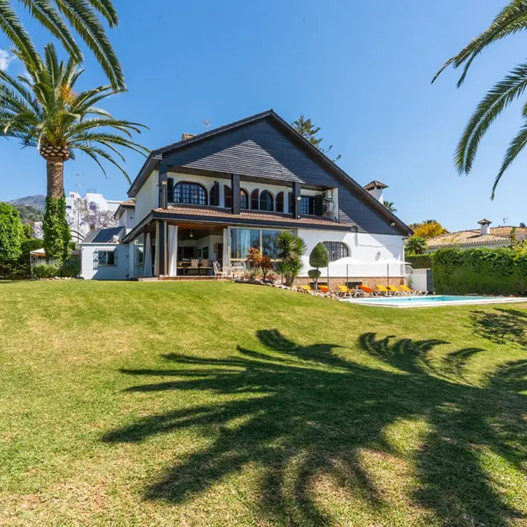 Venta de villa independiente en Marbella