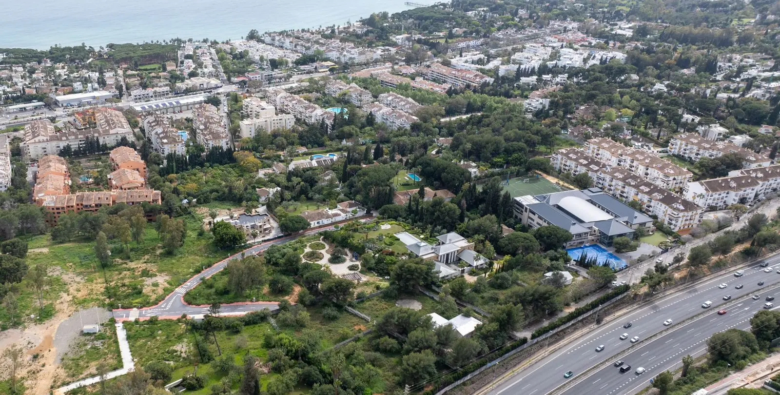 Sale of residential plot in The Golden Mile 6