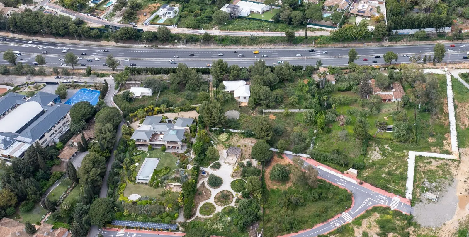 Sale of residential plot in The Golden Mile 8