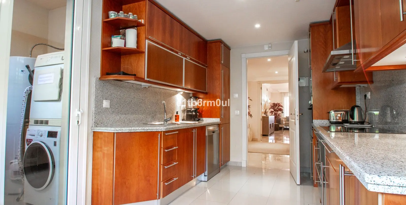 Sale of middle floor apartment in Nueva Andalucía 7
