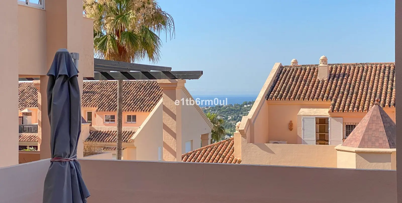 Sale of middle floor apartment in Nueva Andalucía 12