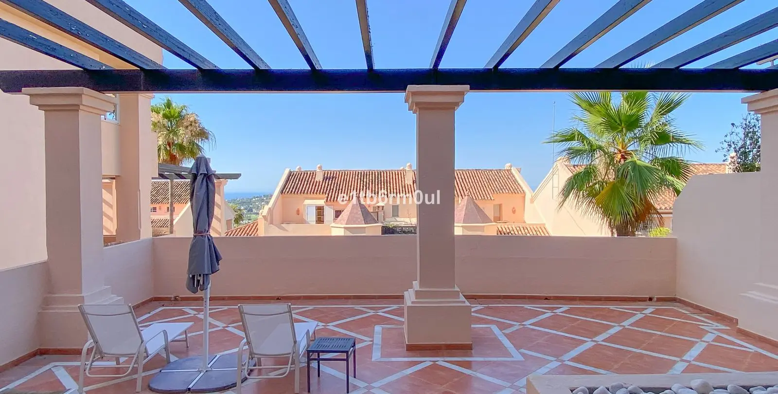 Sale of middle floor apartment in Nueva Andalucía 13