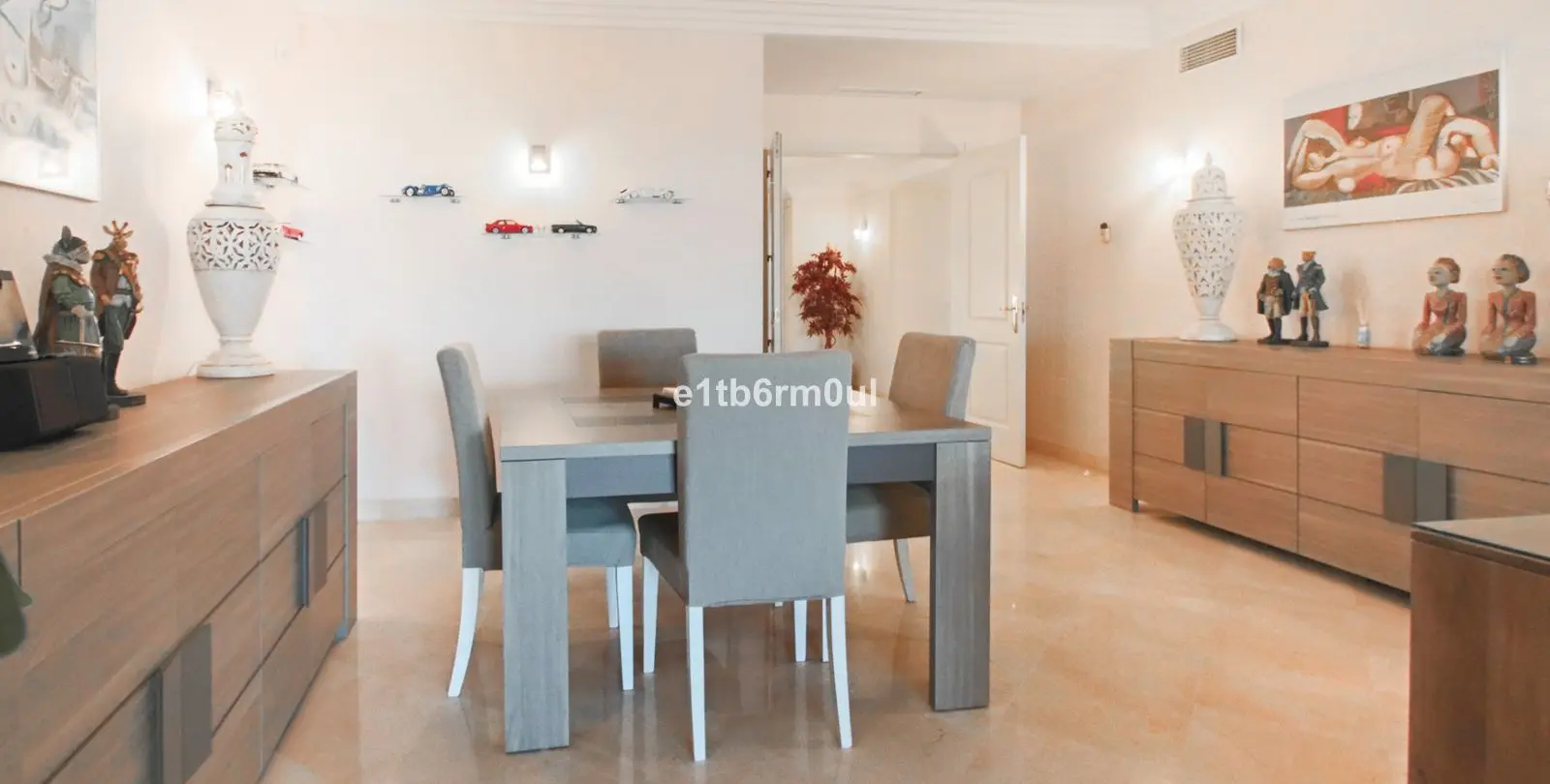 Sale of middle floor apartment in Nueva Andalucía 25