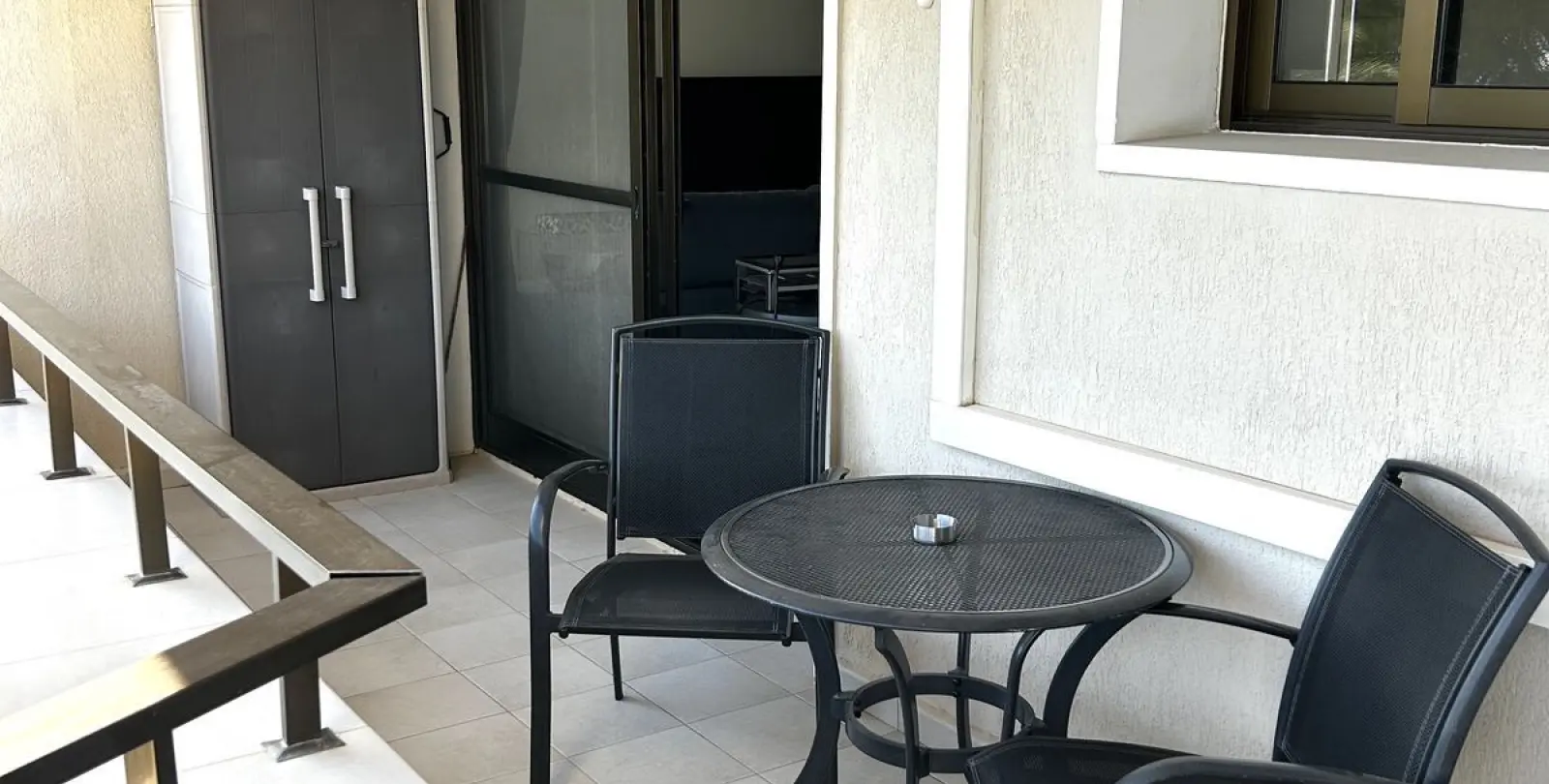 Venta de apartamento en planta media en Estepona 5