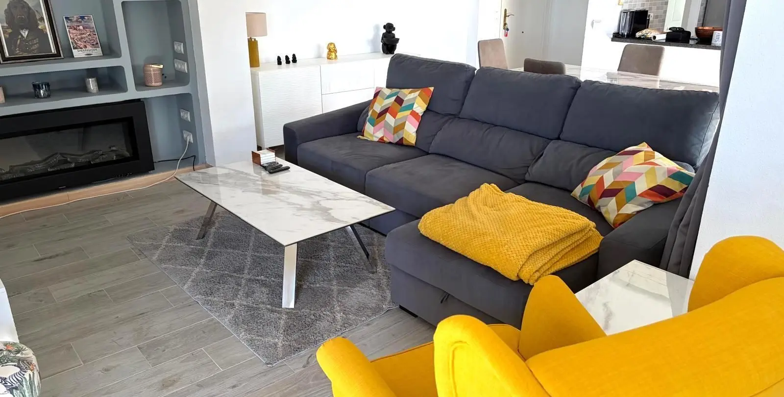 Venta de apartamento en planta media en Estepona 7