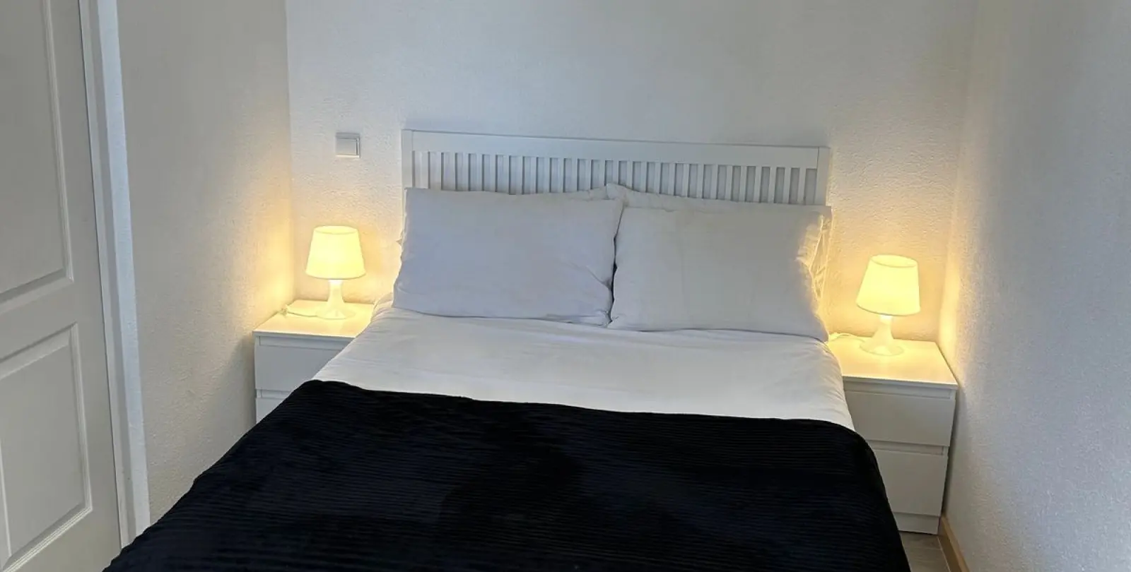 Venta de apartamento en planta media en Estepona 29