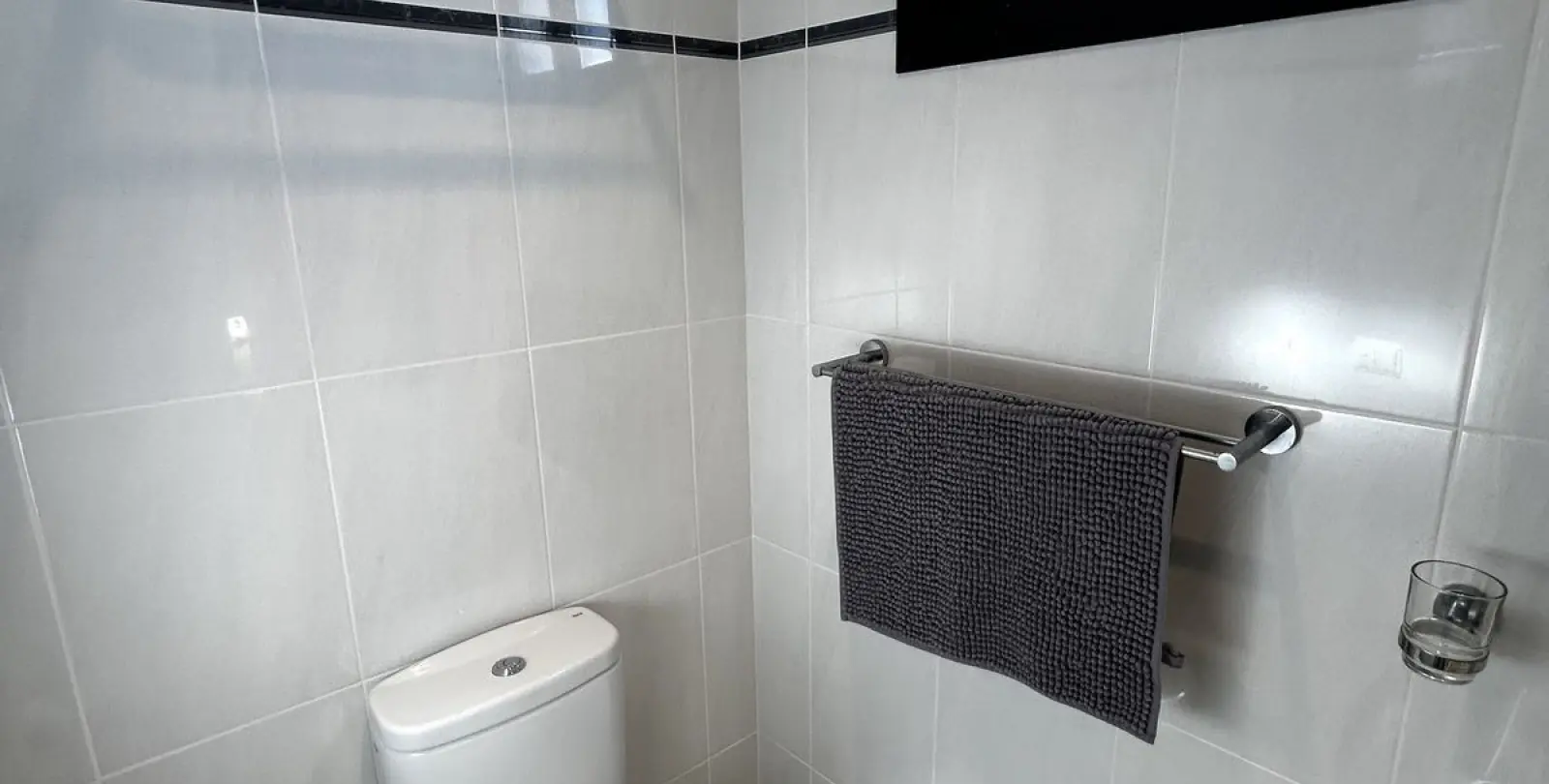 Venta de apartamento en planta media en Estepona 31