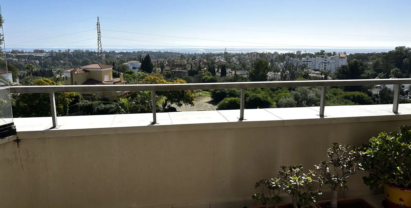 Venta de apartamento en planta media en Estepona 33