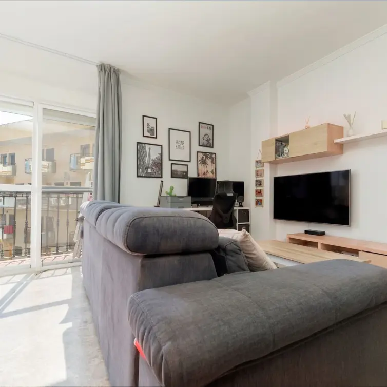 Venta de apartamento en planta media en Torremolinos
